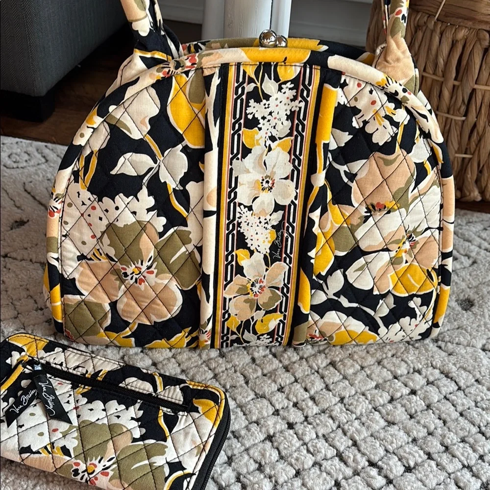 LIKE NEW! Vera Bradley Eloise Kisslock Floral Quilted Handbag - Picture 12 of 12